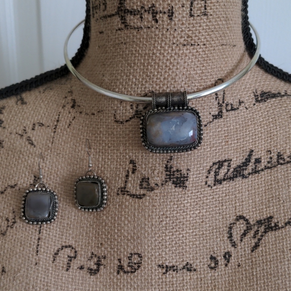 NWOT Stunning Choker and Earring Set